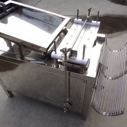 Máy bóc trứng chim cút