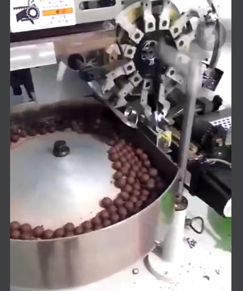 Máy đóng gói socola hình tròn tự động